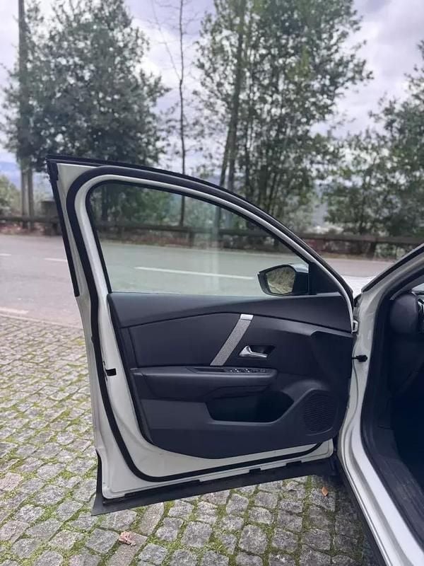 Usado Citroën C4 130 HP (95 kW) 2023 Branco SUV