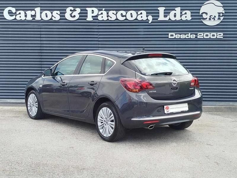 Usado Opel Astra Cosmo 140 HP (102 kW) 2015 Cinzento