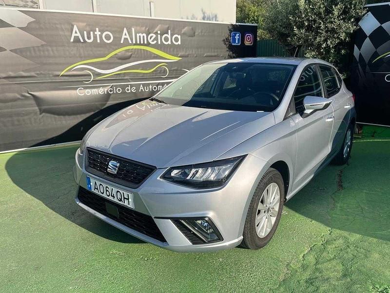 Cinzento Usado 2022 Seat Ibiza Style | € 14.950 (Preço justo) - Imagem 1/2