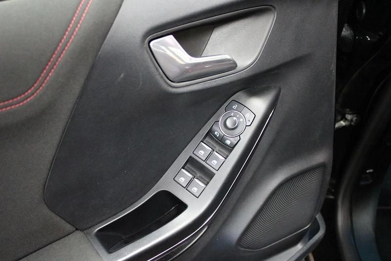 Usado Ford Puma ST-Line X 125 HP (91 kW) 2023 Branco SUV