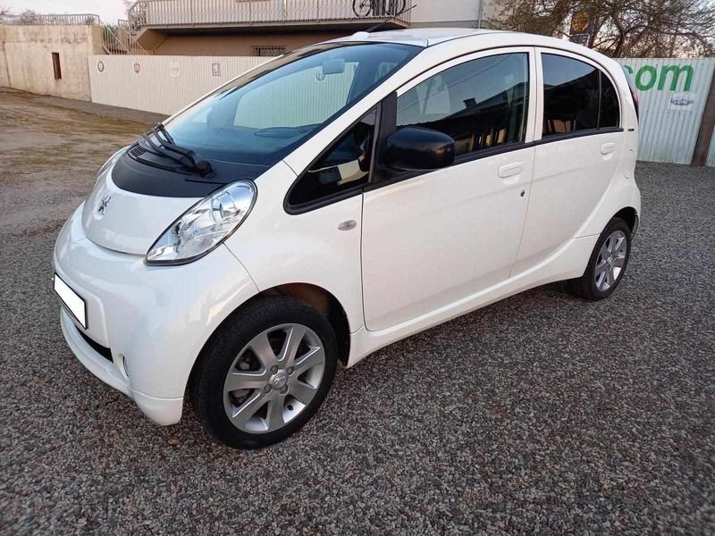 Branco Usado 2011 Peugeot iON Citadino | € 4.850 - Imagem 1/4