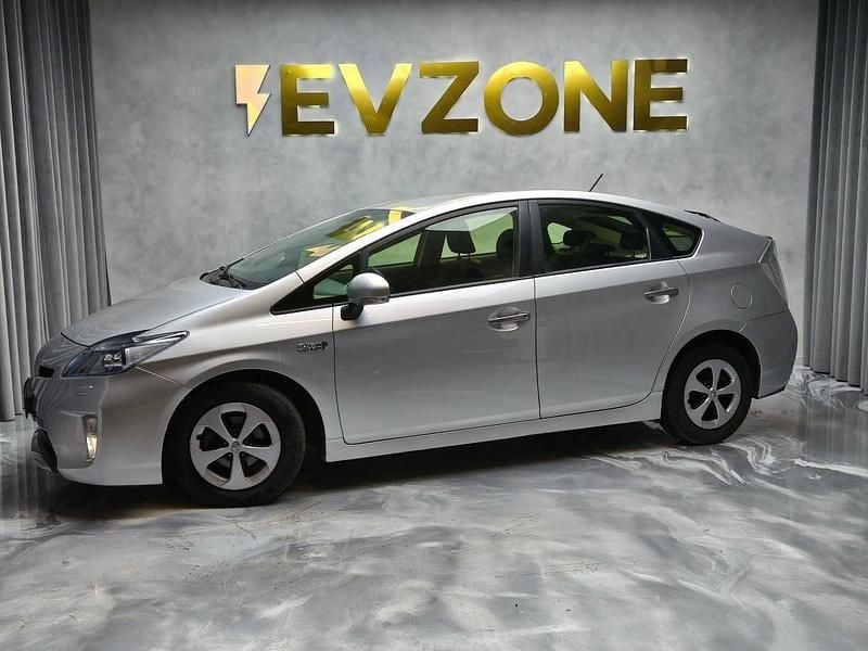Usado Toyota Prius Luxury 122 HP (89 kW) 2013 Cinza