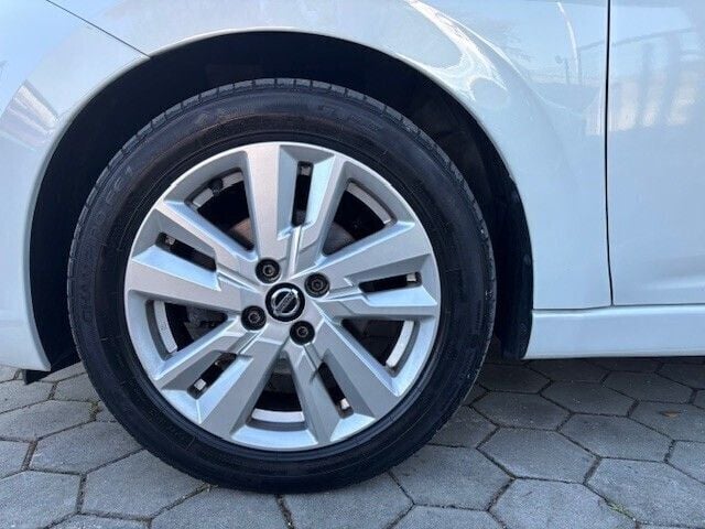 Usado Nissan Micra Acenta 100 HP (73 kW) 2019 Branco Citadino