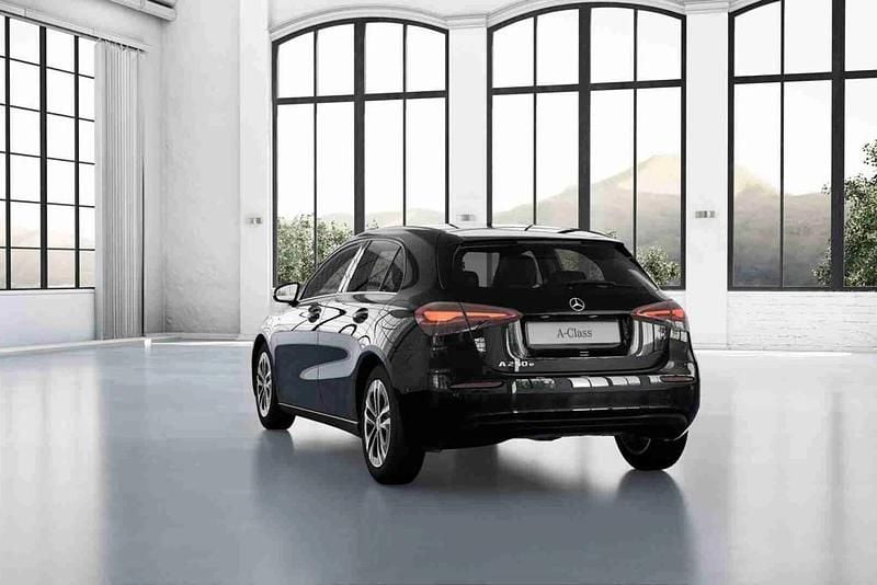 Preto Novo 2025 Mercedes A250 Citadino | € 42.100 (Preço justo) - Imagem 1/4