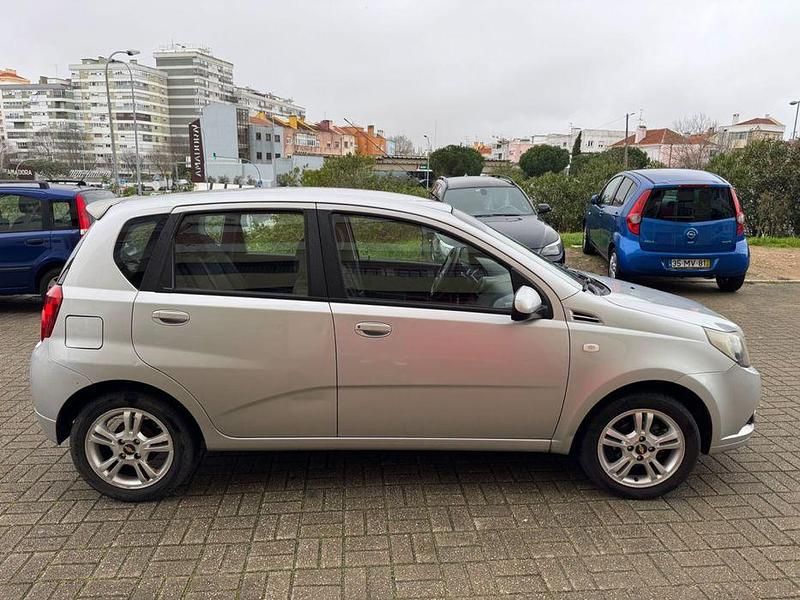 Usado Chevrolet Aveo LS 84 HP (61 kW) 2011 Sedan
