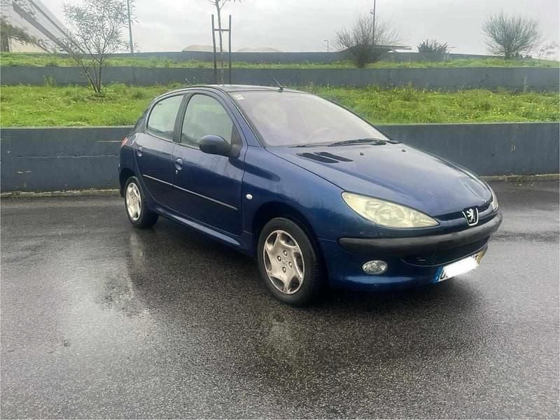 Azul Usado 2003 Peugeot 206 Citadino | € 1.990 (Preço justo) - Imagem 1/4