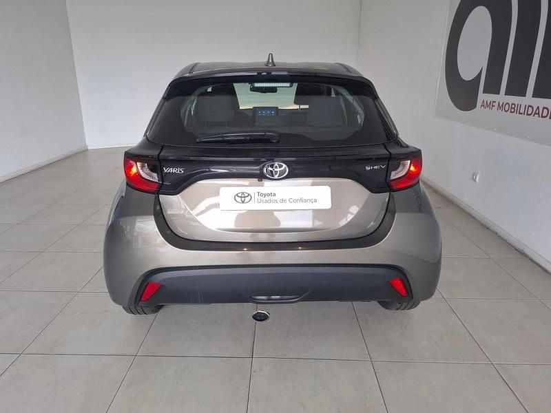 Usado Toyota Yaris Hybrid Comfort 115 HP (84 kW) 2024 Outro