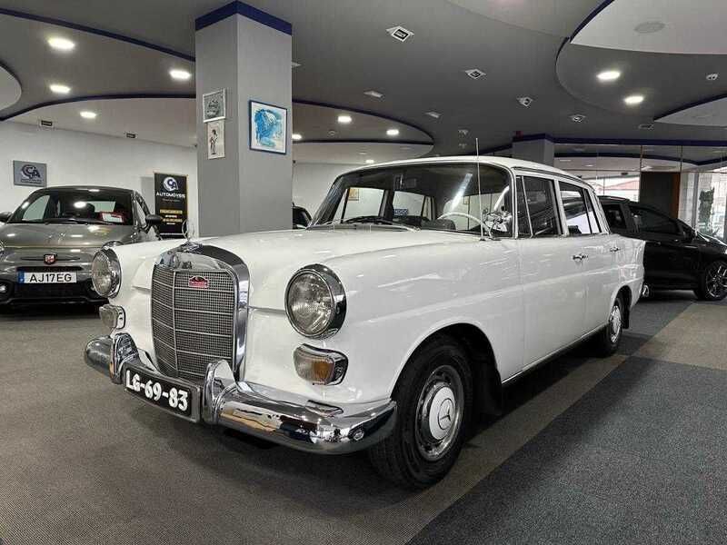 Usado Mercedes 200 55 HP (40 kW) 1967 Branco