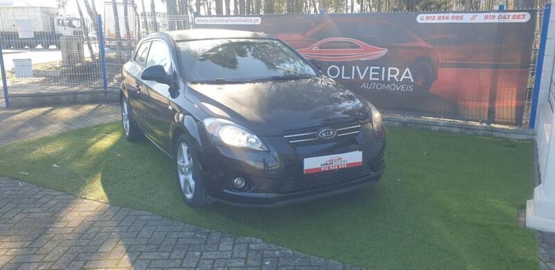 Preto Usado 2009 Kia Ceed EX Coupé | € 6.750 (Preço justo) - Imagem 1/4