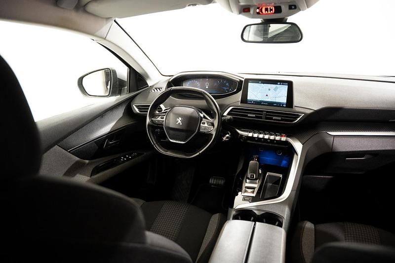 Usado Peugeot 5008 Allure 130 HP (95 kW) 2018 Cinza SUV