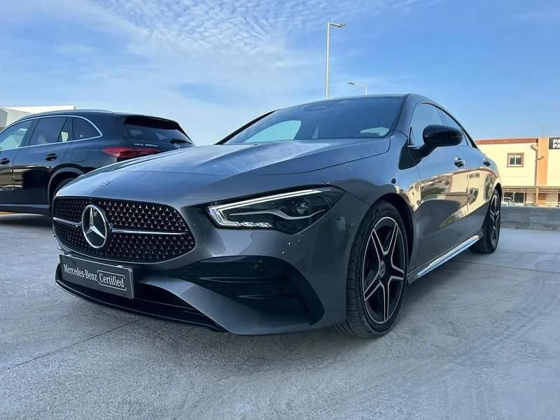 Cinza mountain Usado 2024 Mercedes CLA180 Advanced Plus Sedan | € 45.900 - Imagem 1/4