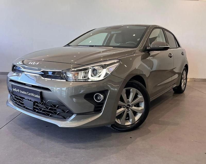 Verde Usado 2023 Kia Rio Citadino | € 17.750 (Preço justo) - Imagem 1/4