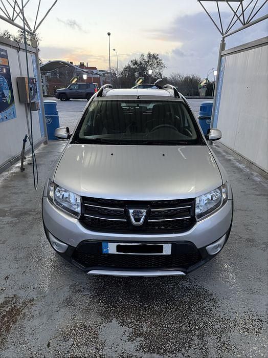 Usado Dacia Sandero Stepway 90 HP (66 kW) 2013 Sedan