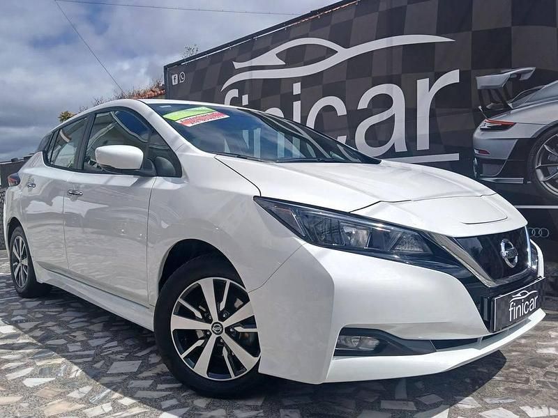 Branco Usado 2022 Nissan Leaf Acenta Citadino | € 17.750 (Preço justo) - Imagem 1/4