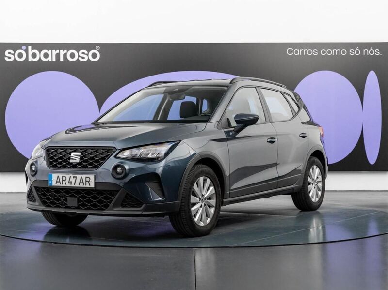 Cinza Usado 2022 Seat Arona Style SUV | € 17.490 (Preço justo) - Imagem 1/4