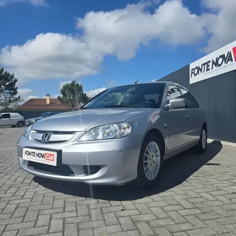 Usado Honda Civic Exclusive 94 HP (69 kW) 2006 Cinza prata Sedan