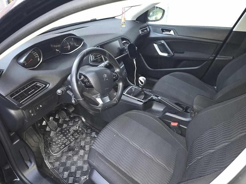 Usado Peugeot 308 120 HP (88 kW) 2015 Preto Citadino