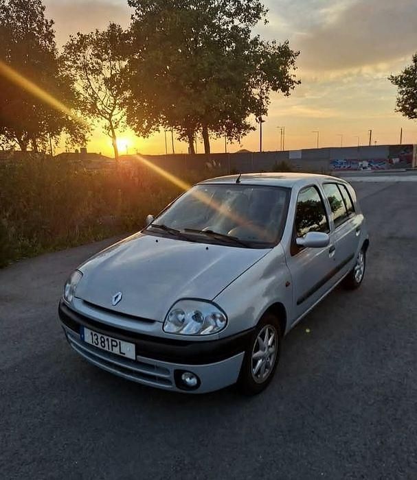 Usado 2000 Renault Clio II Sedan | € 1.900 (Preço justo) - Imagem 1/4
