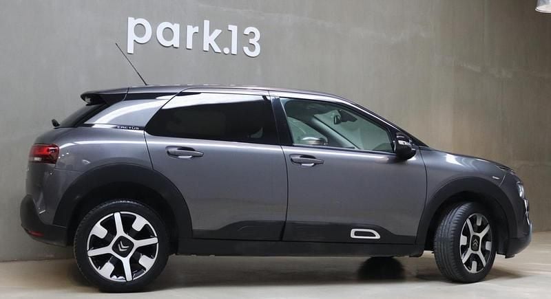 Usado Citroën C4 Cactus 102 HP (75 kW) 2018 Antracite Citadino