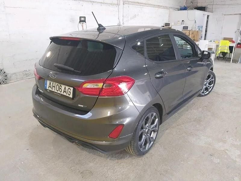 Cinza Usado 2021 Ford Fiesta ST-Line Citadino | € 15.400 (Preço justo) - Imagem 1/1