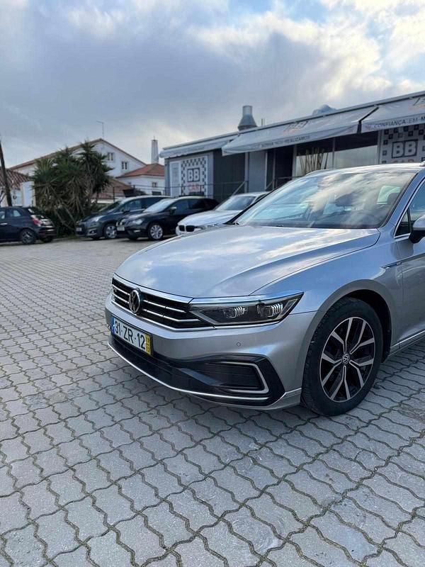Usado VW Passat 218 HP (160 kW) 2019 Cinzento Carrinha