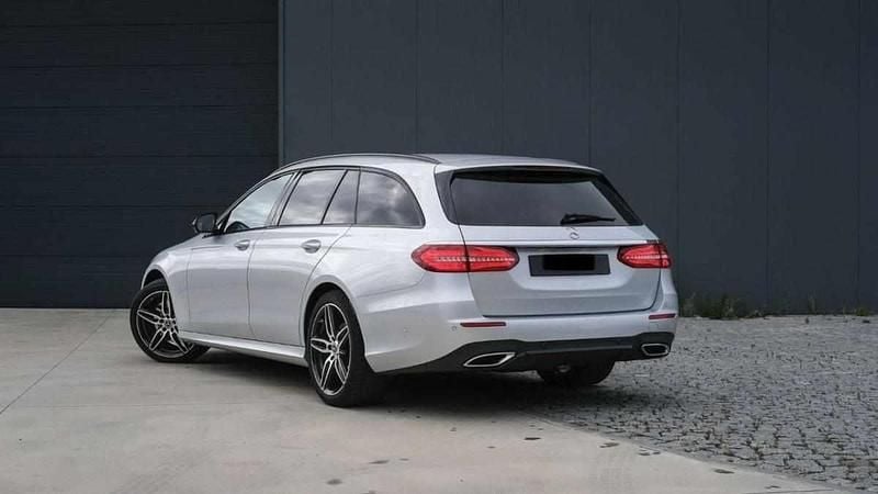 Cinzento Usado 2018 Mercedes E220 Carrinha | € 33.000 (Preço justo) - Imagem 1/4