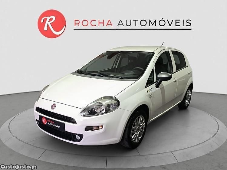 Branco Usado 2015 Fiat Punto Young Citadino | € 7.499 (Preço justo) - Imagem 1/1