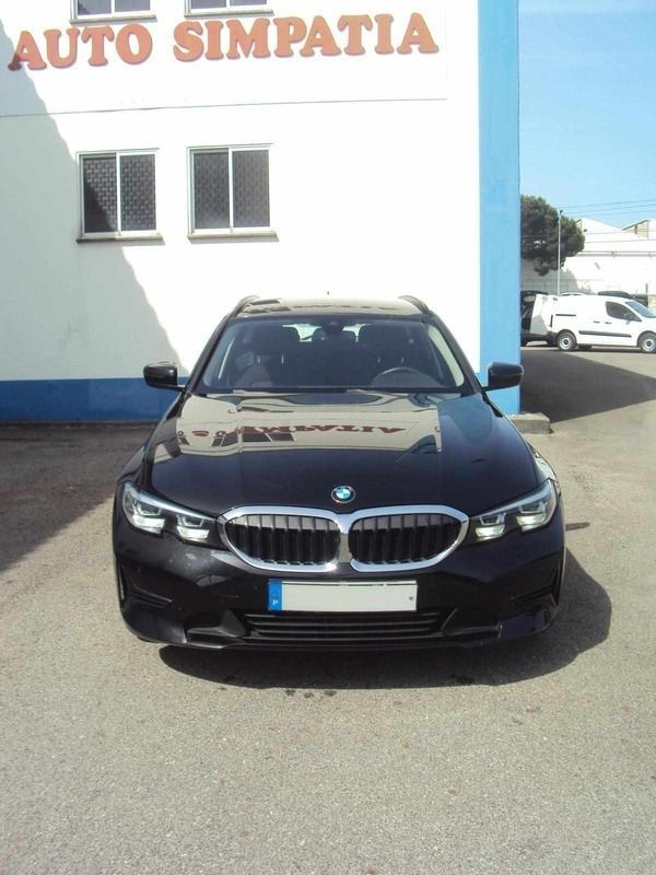 Preto Usado 2021 BMW 318 Carrinha | € 34.950 - Imagem 1/4