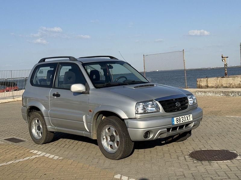 Cinza Usado 2004 Suzuki Grand Vitara SUV | € 6.900 - Imagem 1/4