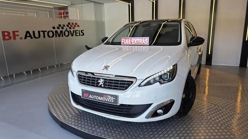 Branco Usado 2014 Peugeot 308 Allure Citadino | € 11.900 (Preço justo) - Imagem 1/4