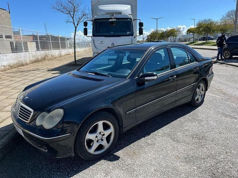 Usado 2001 Mercedes C220 Avantgarde Sedan | € 5.299 (Preço justo) - Imagem 1/4