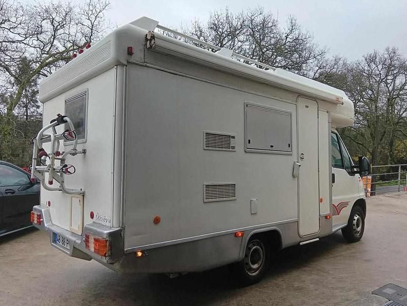 Usado Fiat Ducato 82 HP (60 kW) 2000 Branco Van