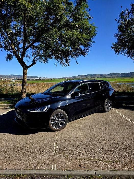 Usado 2023 Ford Focus ST-Line Sedan | € 18.490 (Preço justo) - Imagem 1/4