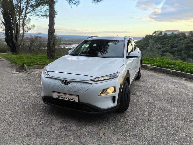 Branco Usado 2020 Hyundai Kauai SUV | € 20.500 (Preço justo) - Imagem 1/4