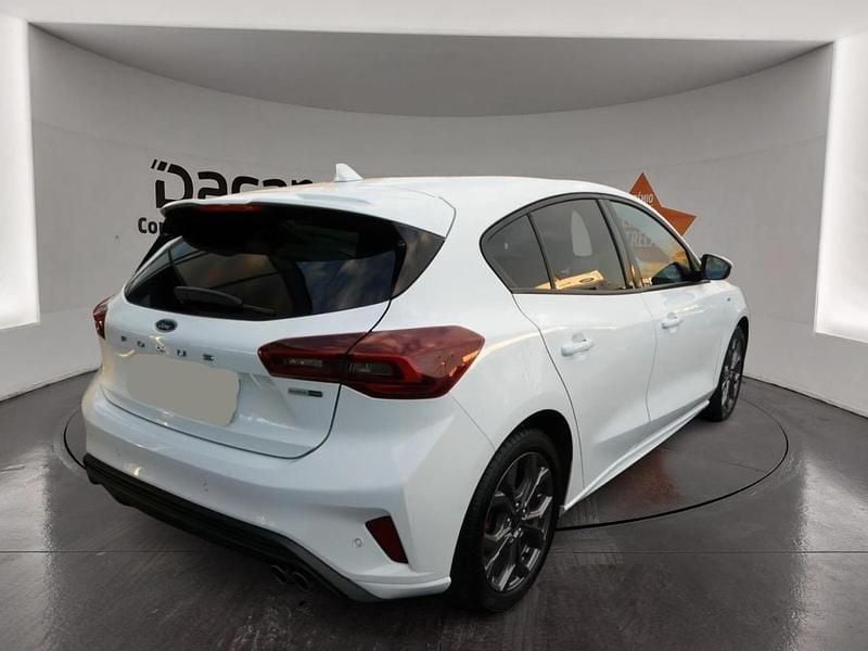 Usado Ford Focus ST-Line 125 HP (91 kW) 2022 Branco