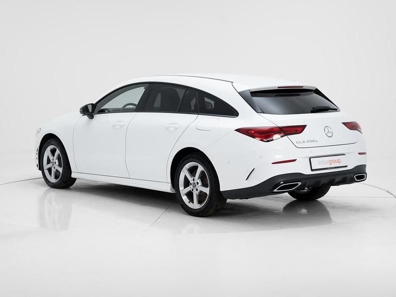 Usado Mercedes CLA250 Shooting Brake AMG line 160 HP (117 kW) 2022 Branco Carrinha