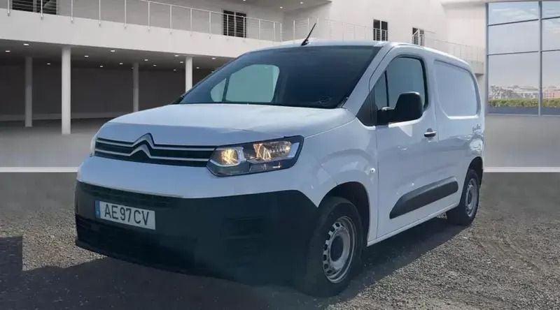 Branco Usado 2019 Citroën Berlingo Monovolume | € 12.990 - Imagem 1/4