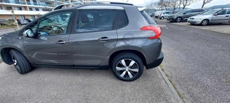Cinzento Usado 2015 Peugeot 2008 SUV | € 8.500 (Super Preço) - Imagem 1/4