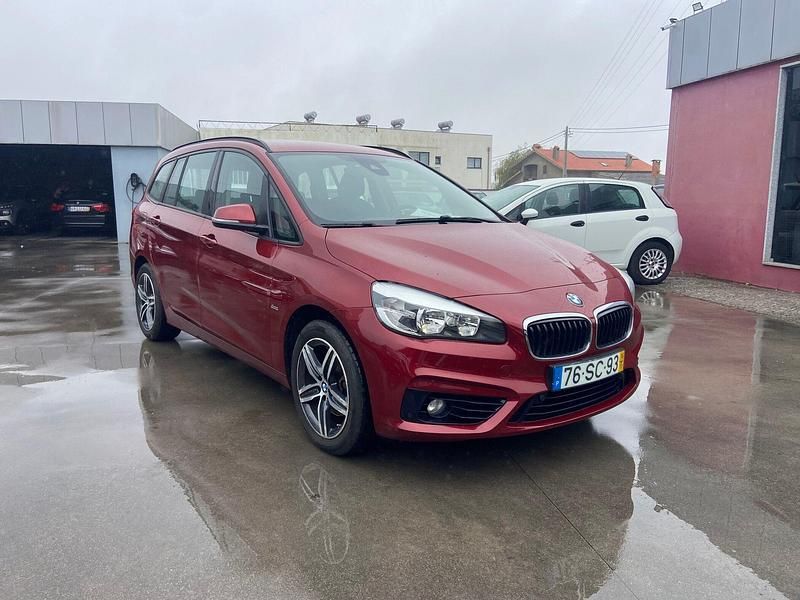 Vermelho Usado 2016 BMW 216 Gran Tourer Sport Line Monovolume | € 14.900 (Preço justo) - Imagem 1/4