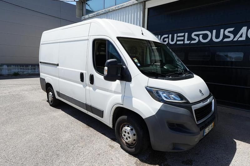 Usado Peugeot Boxer 165 HP (121 kW) 2016 Branco Van