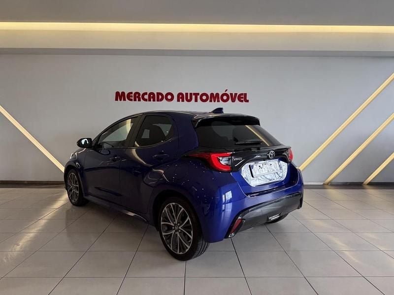 Usado Toyota Yaris Hybrid 115 HP (84 kW) 2024 Azul
