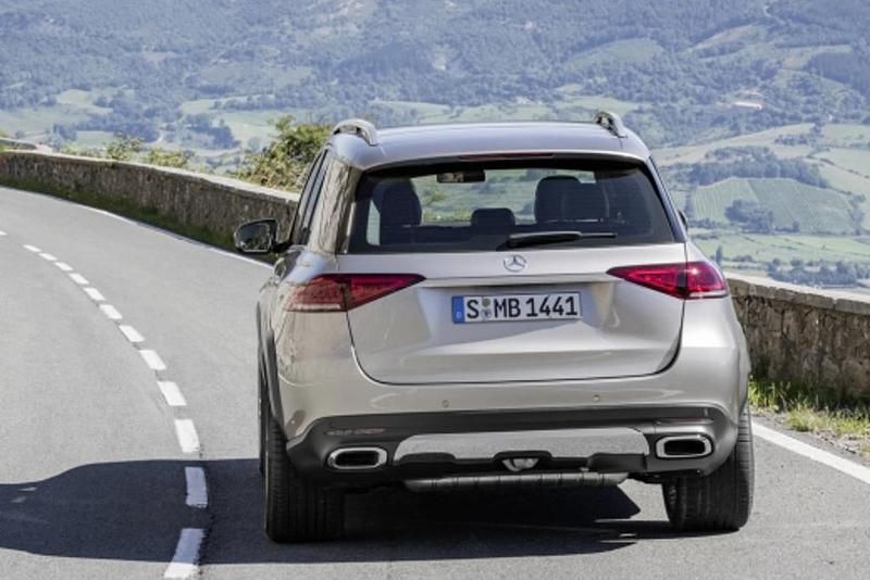 Azul Usado 2021 Mercedes GLE300 SUV | € 69.900 - Imagem 1/4