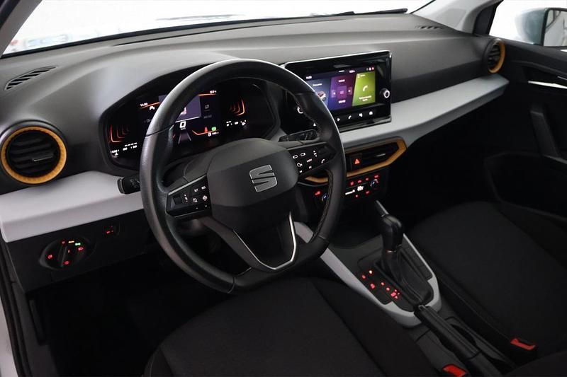 Usado Seat Arona Style 115 HP (84 kW) 2024 Cinzento SUV