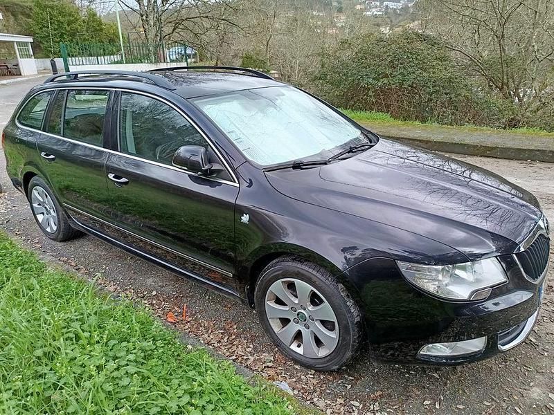 Usado Skoda Superb GreenLine 105 HP (77 kW) 2013 Sedan
