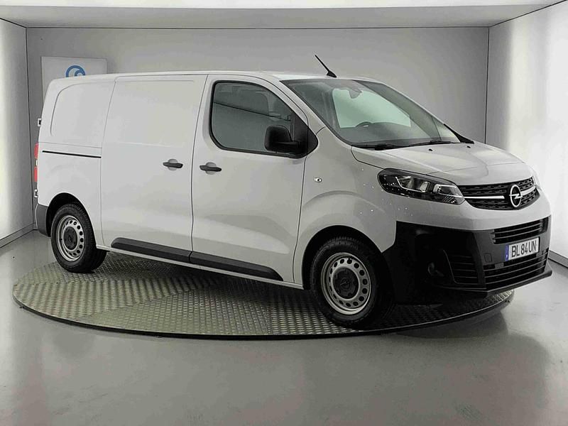 Branco Usado 2024 Opel Vivaro-e Combi Van | € 29.990 - Imagem 1/4