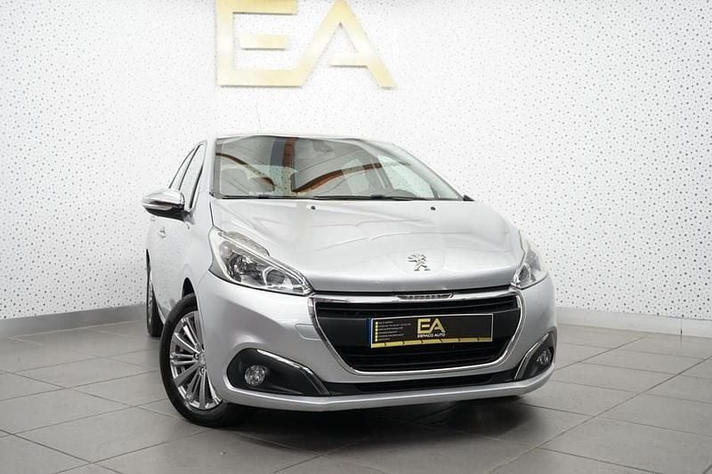 Usado Peugeot 208 Active 75 HP (55 kW) 2018 Cinza Citadino