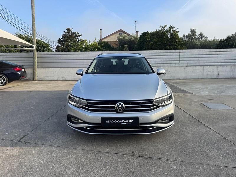 Cinza Usado 2021 VW Passat Business Carrinha | € 25.900 (Caro) - Imagem 1/4