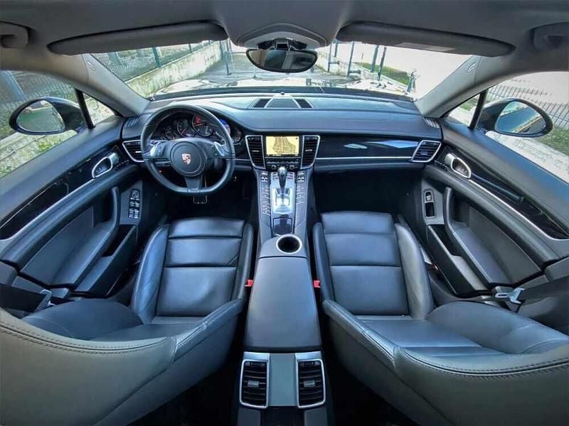 Usado Porsche Panamera 300 HP (220 kW) 2011 Preto Sedan