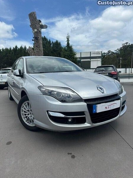 Cinza Usado 2011 Renault Laguna III LIMITED Sedan | € 5.500 (Preço justo) - Imagem 1/1