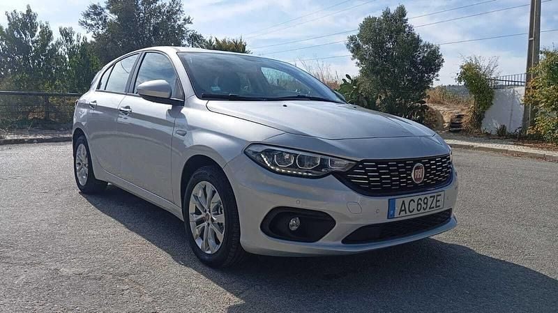 Cinza Usado 2020 Fiat Tipo Citadino | € 12.600 (Bom preço) - Imagem 1/4